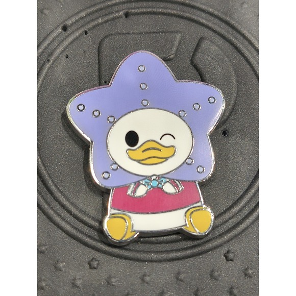 Disney Parks 2025 NEW Mini MixIts Mix It's Mystery Pin Donald Duck Star Hat - Picture 1 of 3